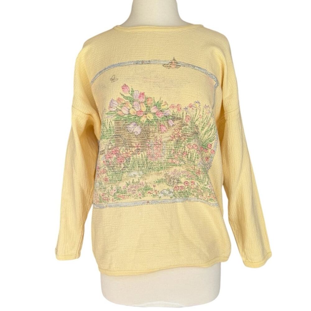 Vintage Spring Scene Sweater L Butter Yellow Cottagecore Garden Graphic Pullover